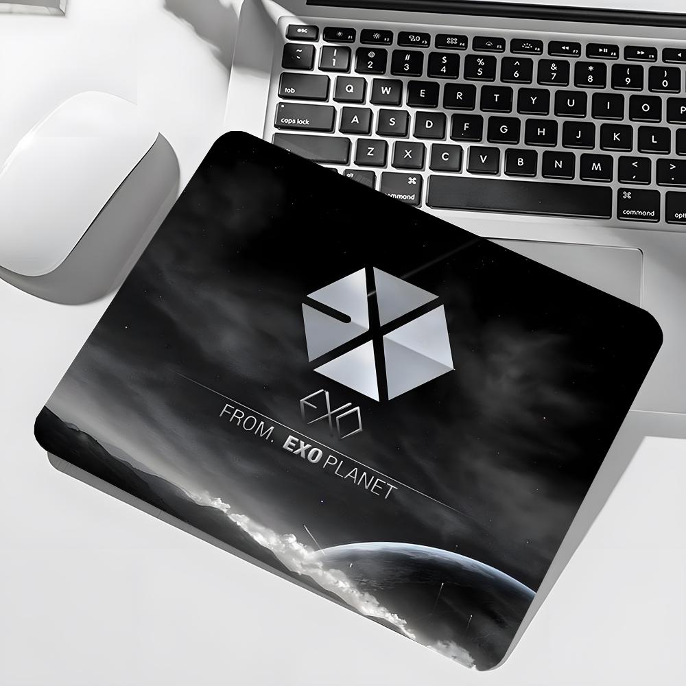 EXO Logo Kpop Mouse Pad Gamer  - Desk Setup Kpop のレビューと価格