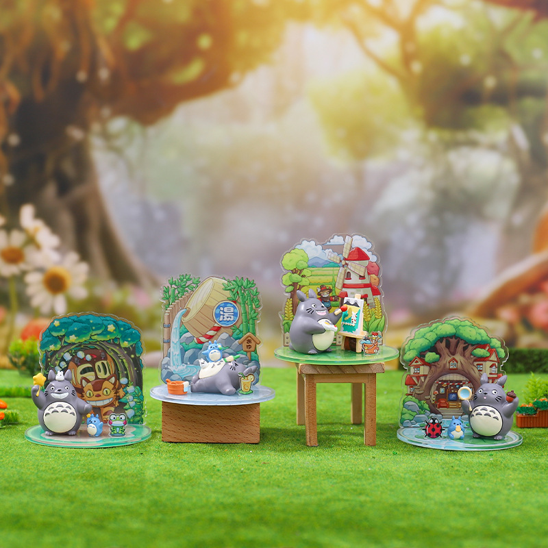 Hayao Miyazaki Whispering Vall - Desk Setup Design のレビューと価格