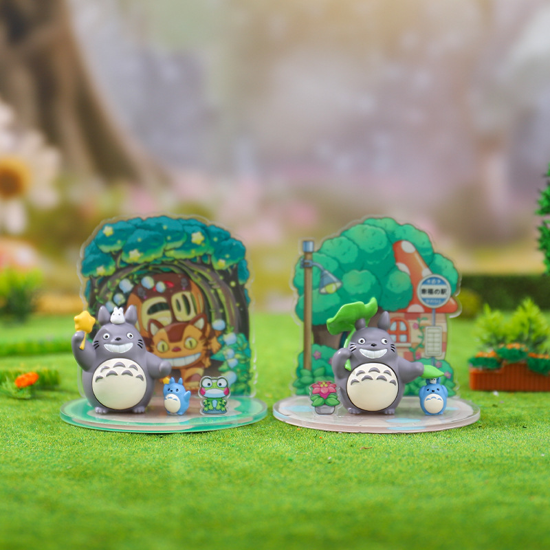 Hayao Miyazaki Whispering Vall - Desk Setup Design のレビューと価格